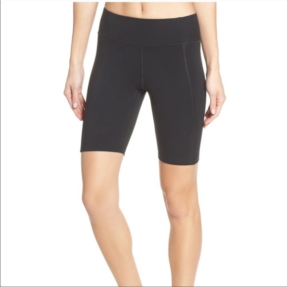 NEW!! Girlfriend Collective High Waist Bike Shorts in black, XS - Picture 2 of 8